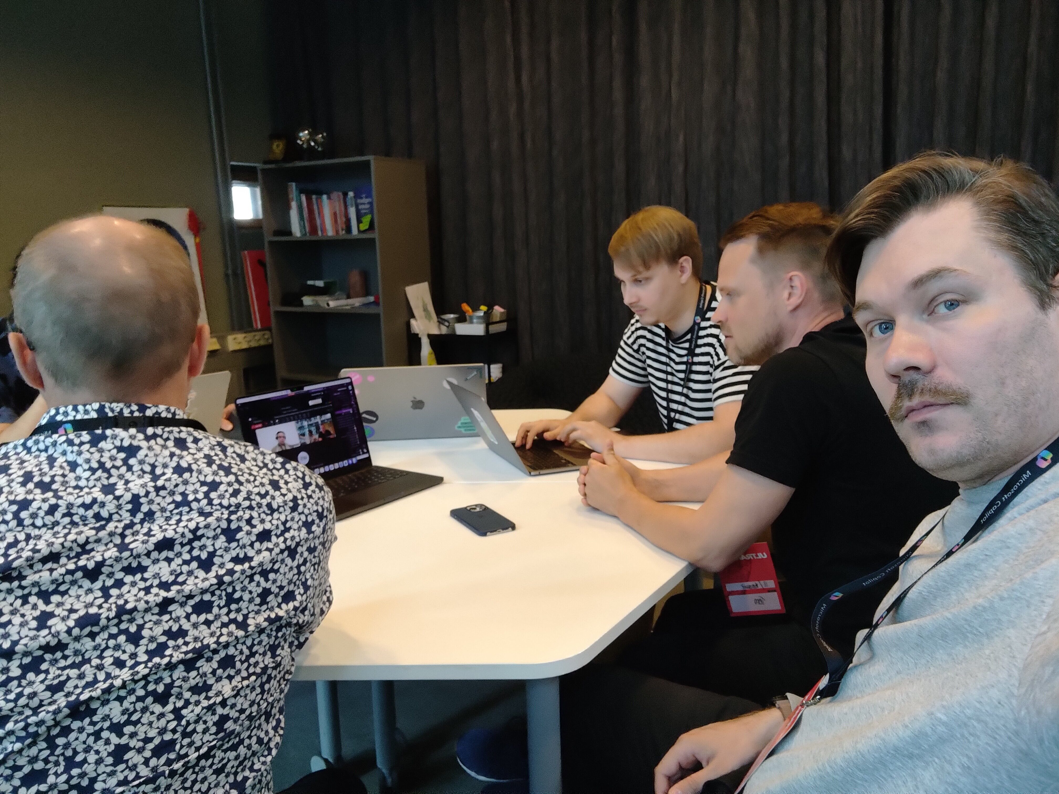 tiimimme kohtasi haasteen hackathonissa